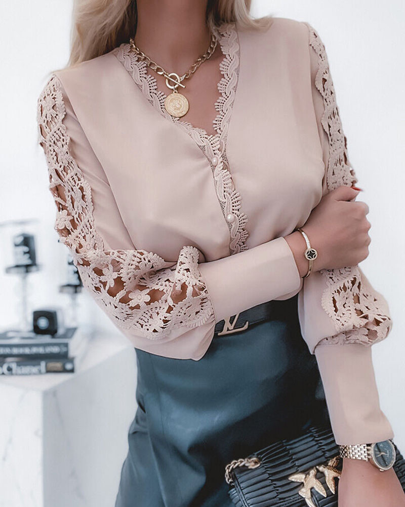 

Guipure Lace Patch Buttoned Top, Light pink