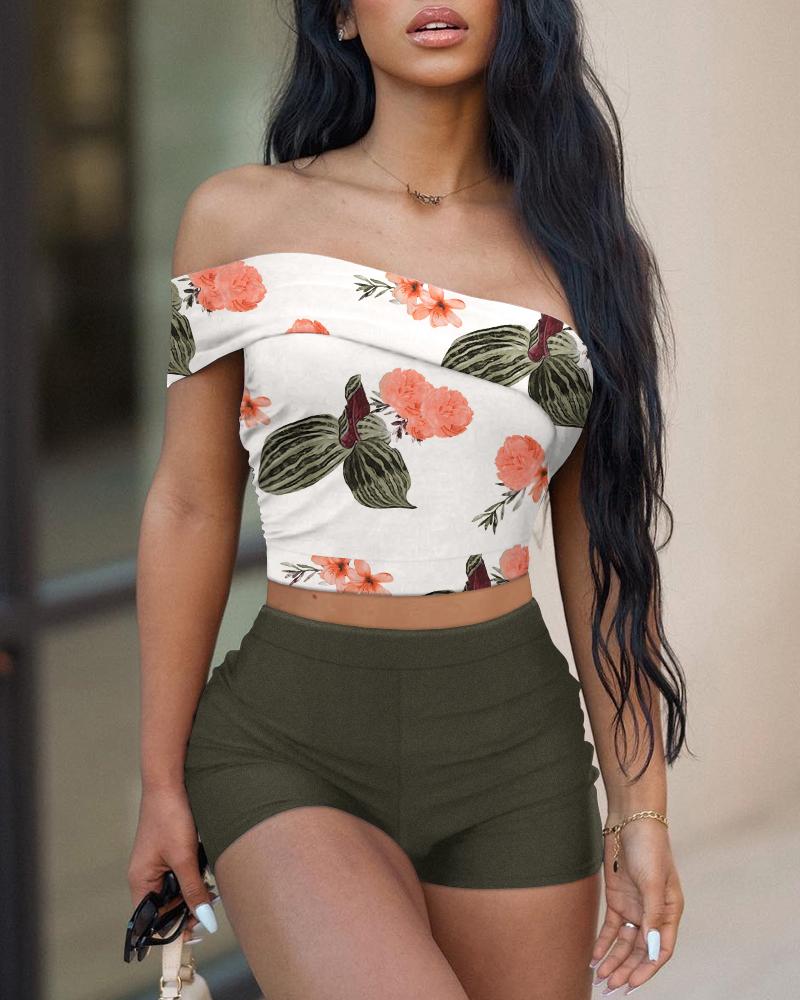 

Floral Print Off Shoulder Crop Top & Shorts Set, Army green