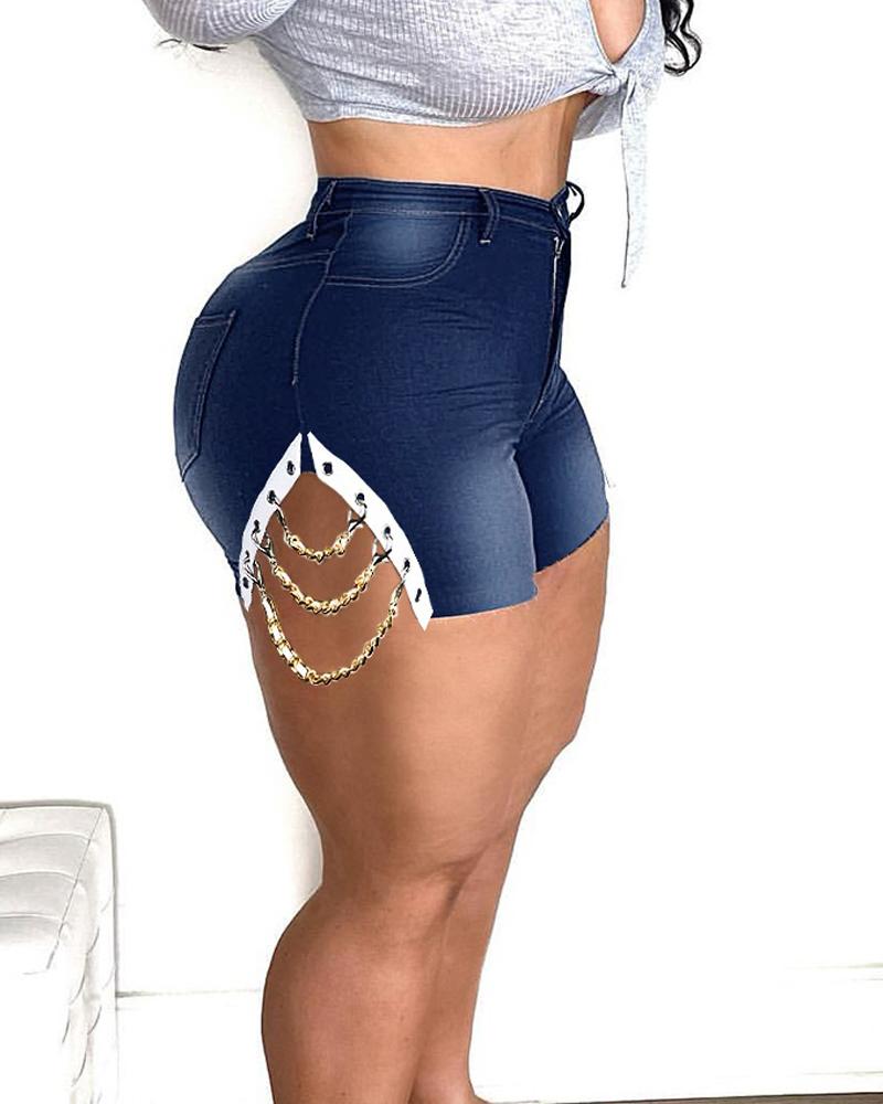 

Plus Size Grommet Eyelet Chain Decor Denim Shorts, Dark blue