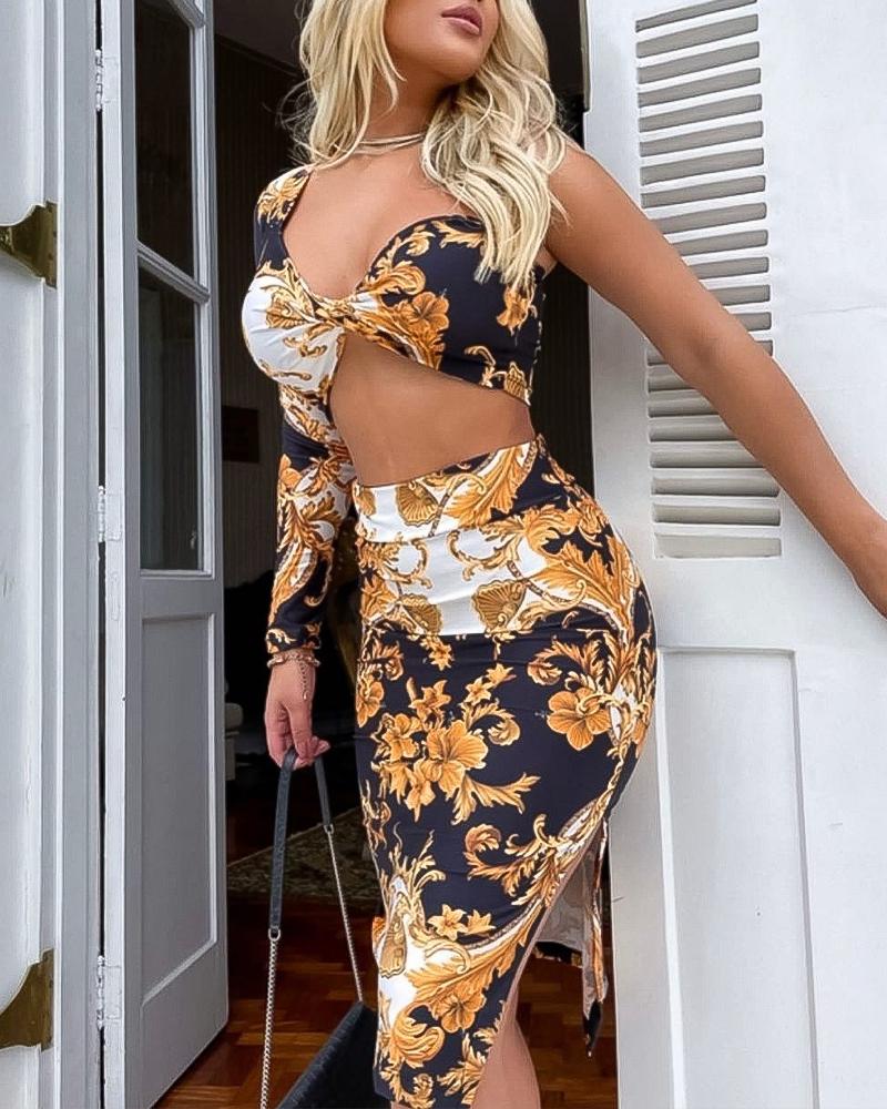 

Baroque Print One Shoulder Twisted Crop Top & Slit Skirt Set, Multicolor