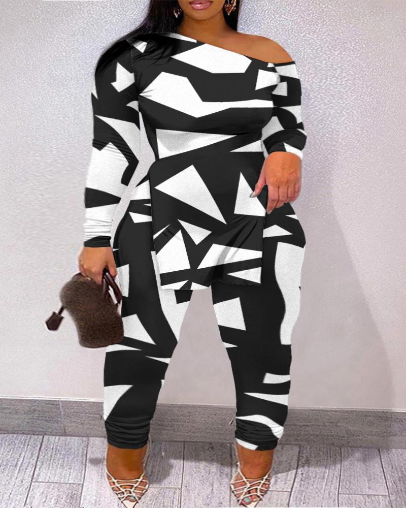 

Plus Size Abstract Print Slit Hem Top & Pants Set, Black