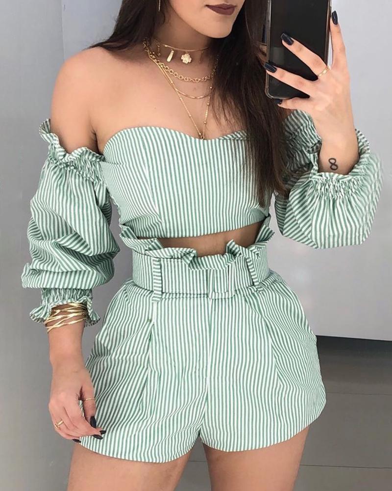 

Striped Off Shoulder Frill Hem ToShorts Set, Green