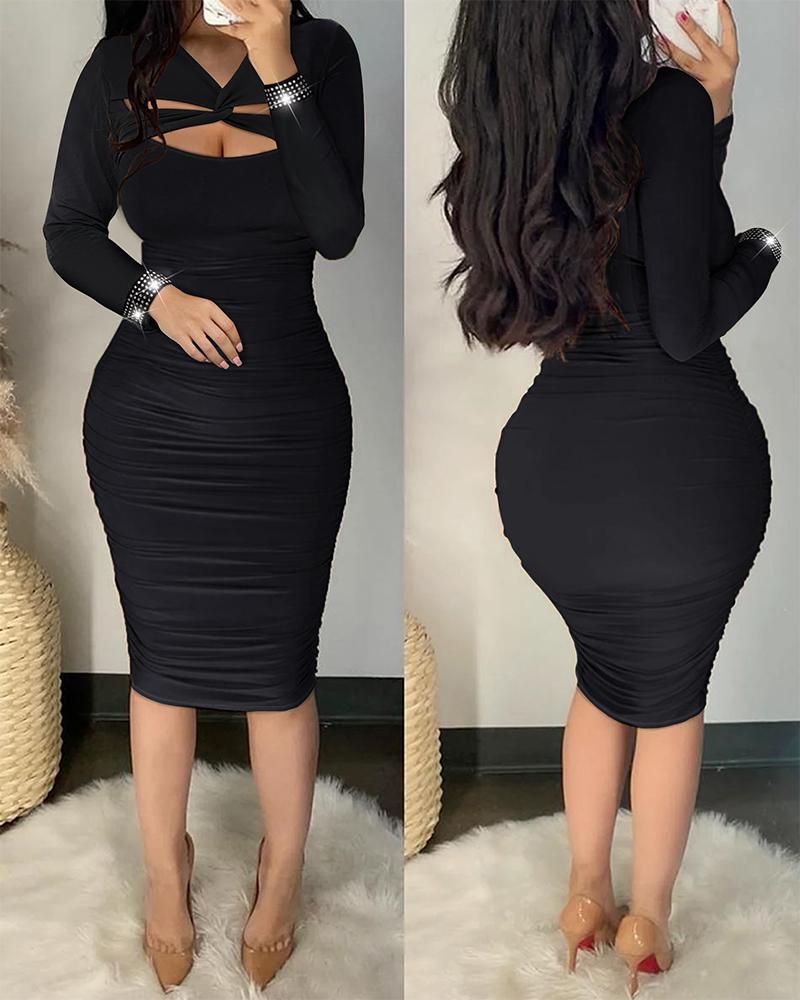 Twist Cutout Long Sleeve Ruched Bodycon Dress