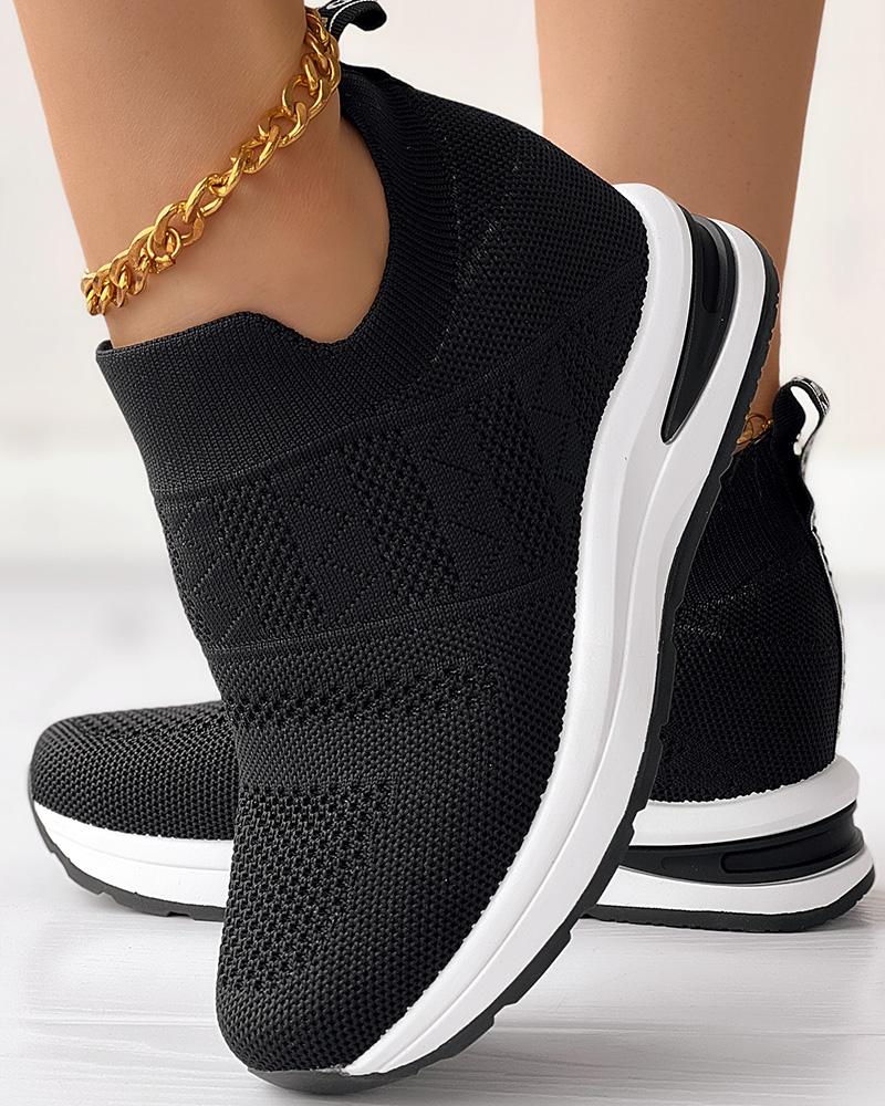 

Letter Pattern Breathable Muffin Sneakers, Black