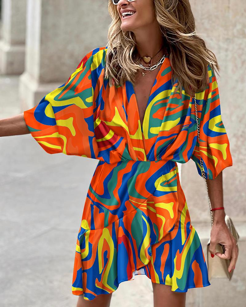 

Batwing Sleeve Ruffle Hem Abstract Print Dress, Orange