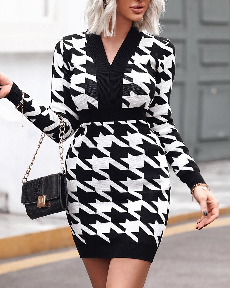 

Houndstooth Print Long Sleeve Sweater Dress, Black