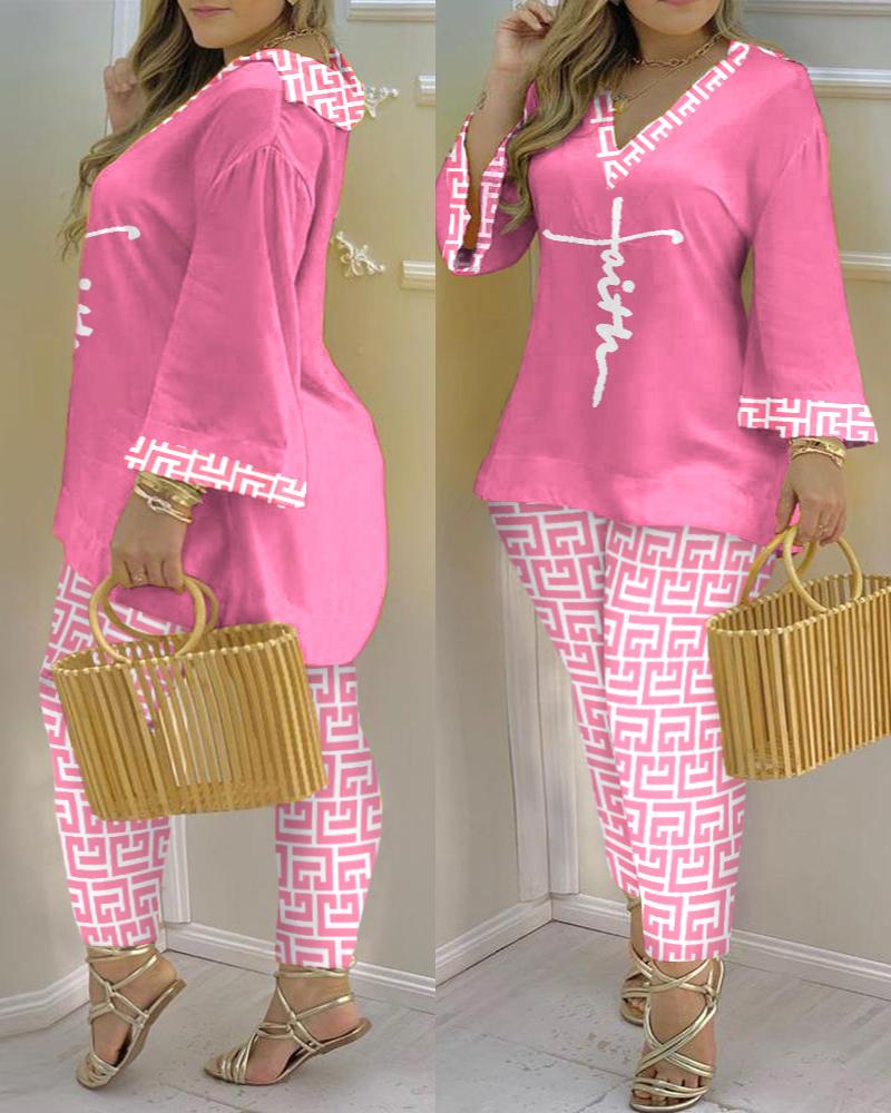 

Plus Size Faith Geometric Print Bell Sleeve Top & Pants Set, Pink