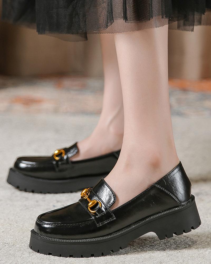 

Round Toe Lacquered Hardware Chain Platform Shoes, Black