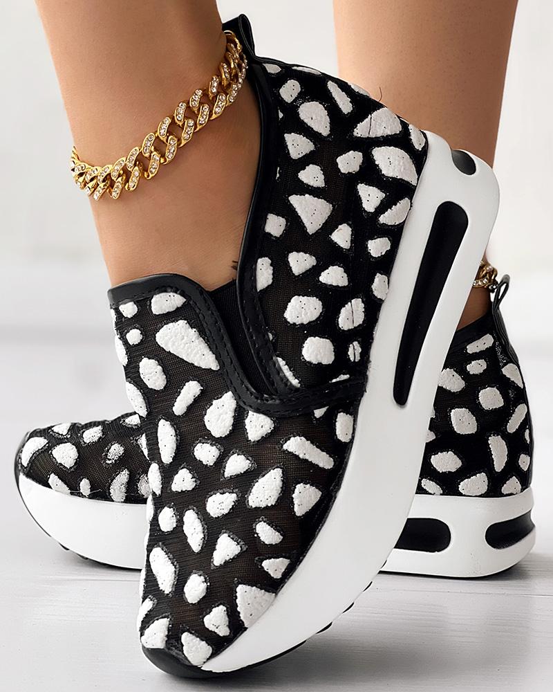 

Geometric Pattern Breathable Muffin Slip On Sneakers, Blackwhite