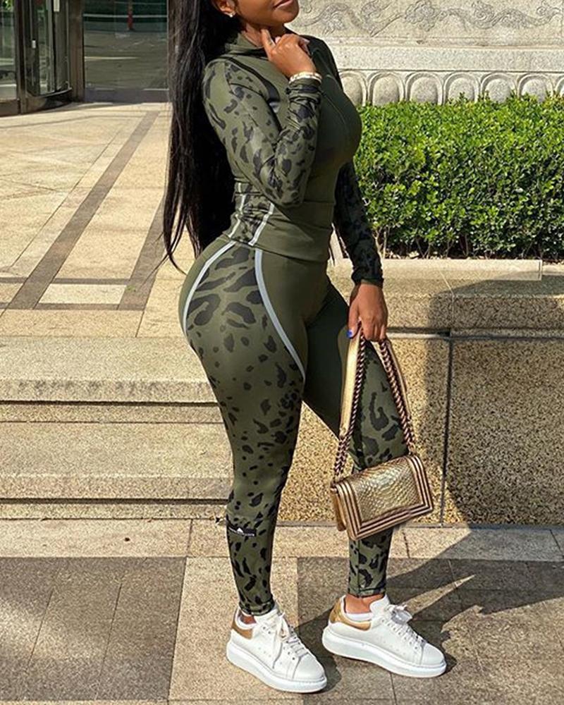 

Hooded Colorblock Tape Insert Camouflage Sweatshirt & Pants Sets, Army green