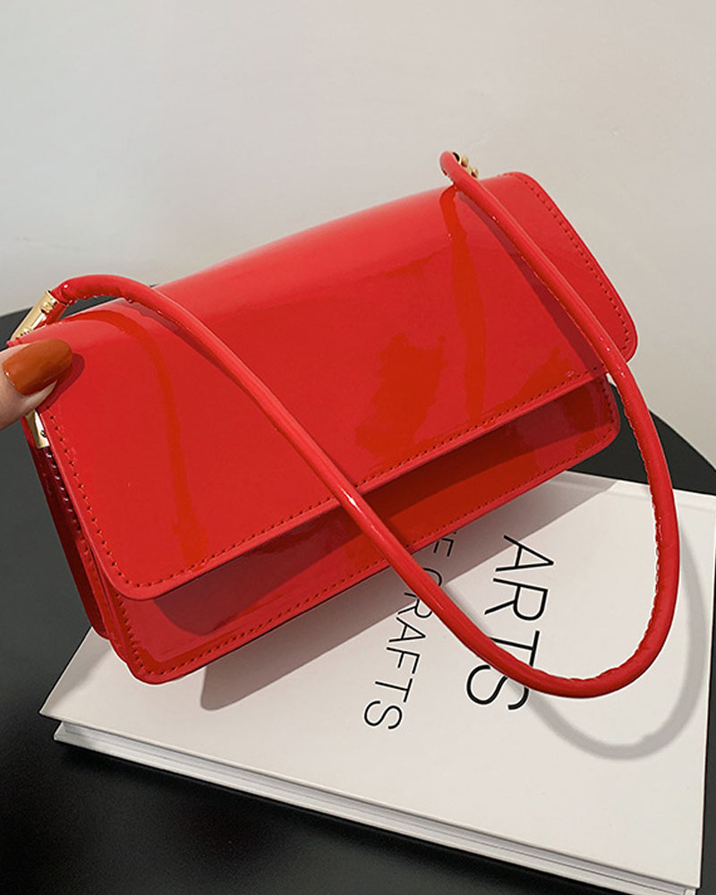 

Flap Design Baguette Bag, Red