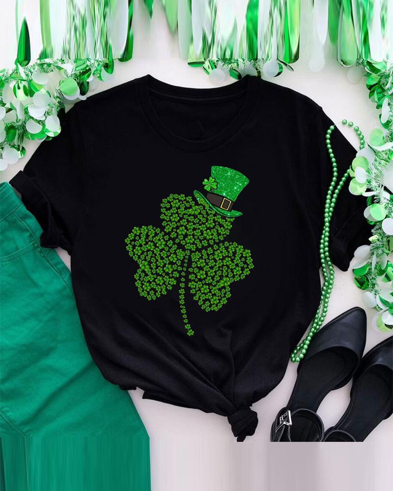 

Plus Size St. Patrick's Day Lucky Shamrock Print Casual T-shirt, Black