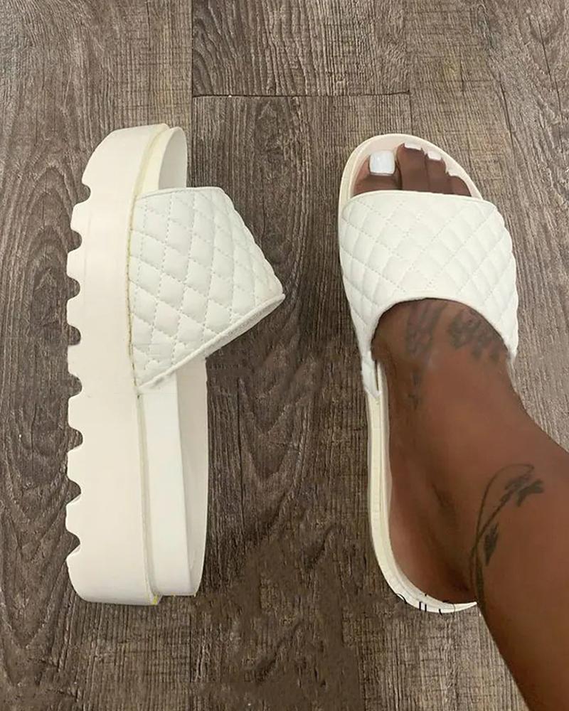 

Solid Diamond Patterns Embroidery PU Open-toe Sandals, White