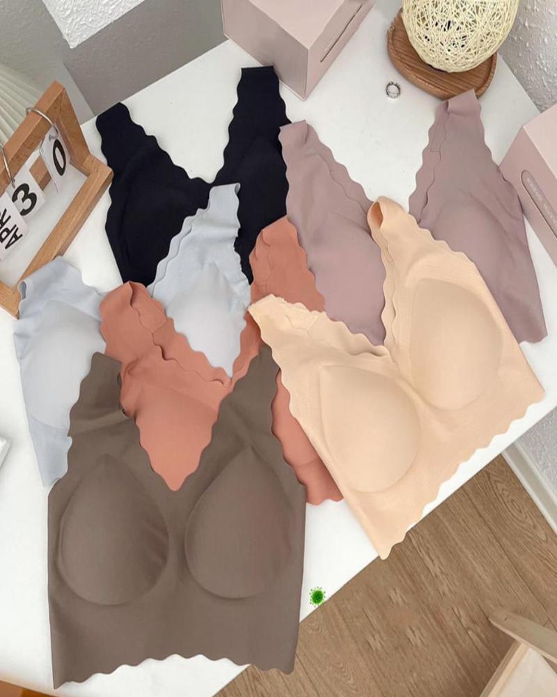 

Scallop Trim Sleeveless Sporty Bralette, Black