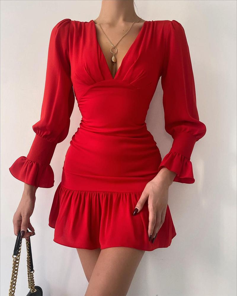 

Long Sleeve Ruffle Hem Ruched Bodycon Dress, Red