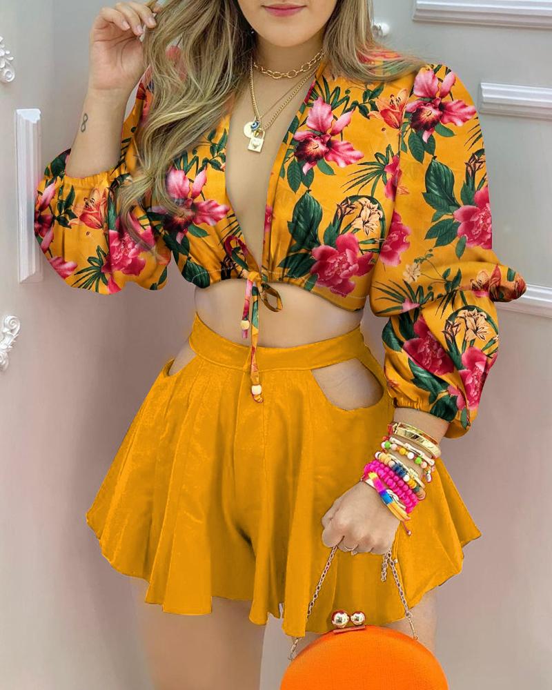 

Floral Print Tied Detail Crop Top & Cutout Shorts Set, Yellow