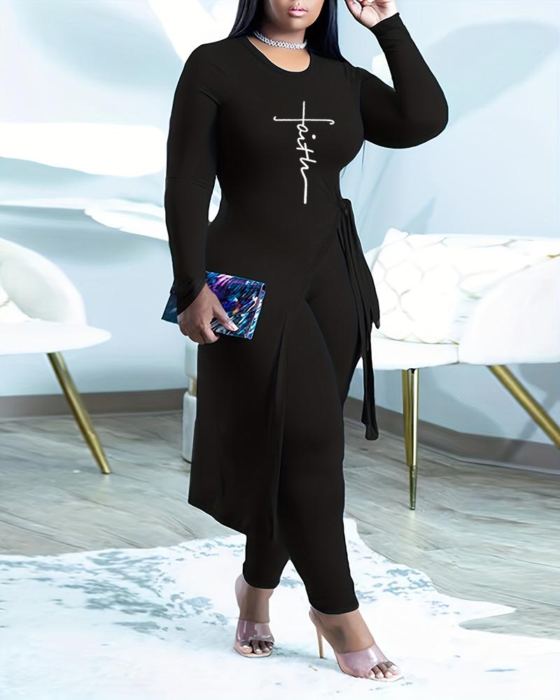 

Plus Size Letter Print Tied Detail High Slit Top & Pants Set, Black