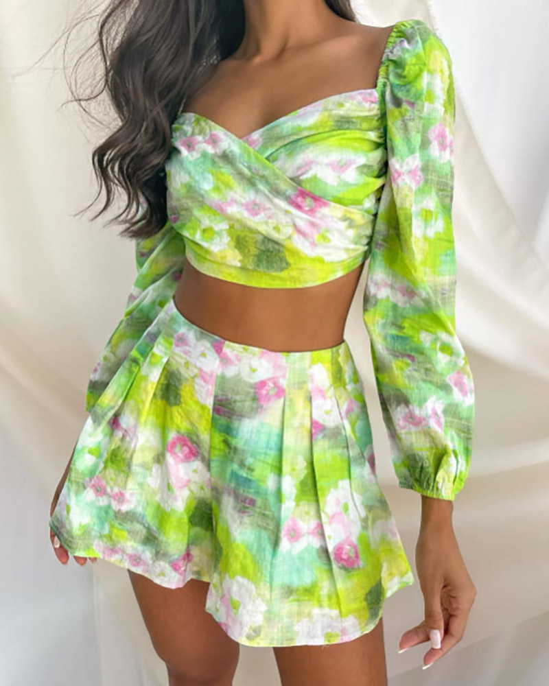 

Floral Print Long Sleeve Crop Top & Shorts Set, Green