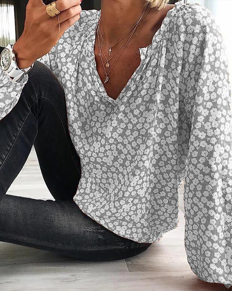 

V Neck Ditsy Floral Print Top, Gray