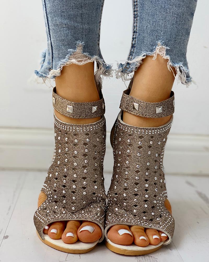 

Rivet Detail Cutout Flat Sandals, Gold
