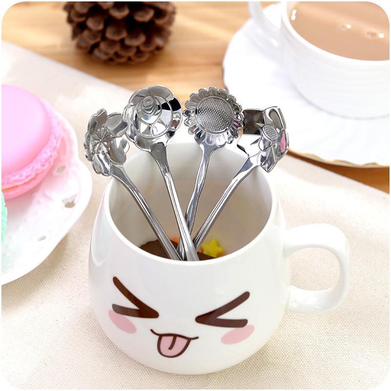 

1pc Spoon Japanese Style Elegant Stainless Steel Dessert Spoons Flower Coffee Tea Cold Drink Ice Cream Tableware Table Kitchen, Silver