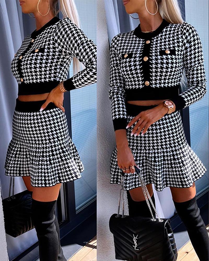 

Houndstooth Print Crop Knit Cardigan & Ruffes Skirt Set, Black