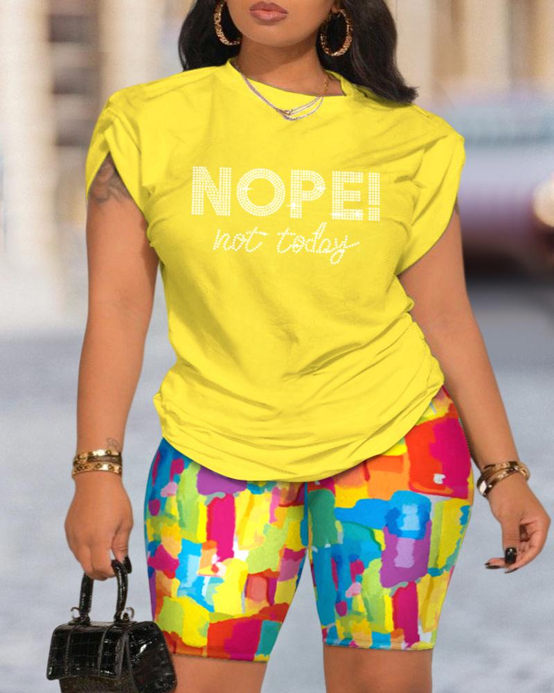 

Plus Size Rhinestone Nope Not Today Pattern Top & Melting Colors All Over Print Shorts Set, Yellow