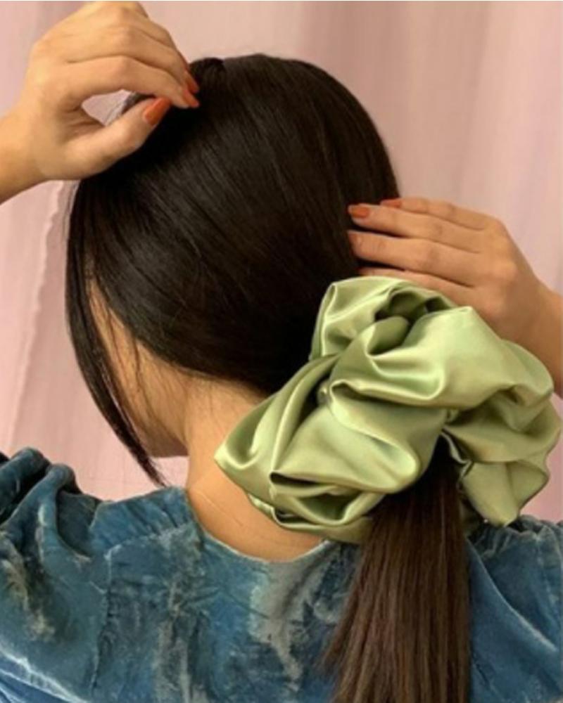

1pc Minimalist Satin Scrunchie, Green