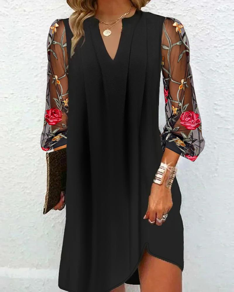 

Vestido casual com babados em malha com bordado floral, Black