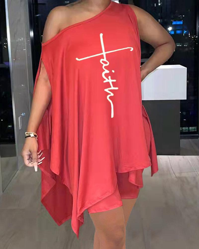 

Letter Print Cold Shoulder Split Hem Top & Shorts Set, Red