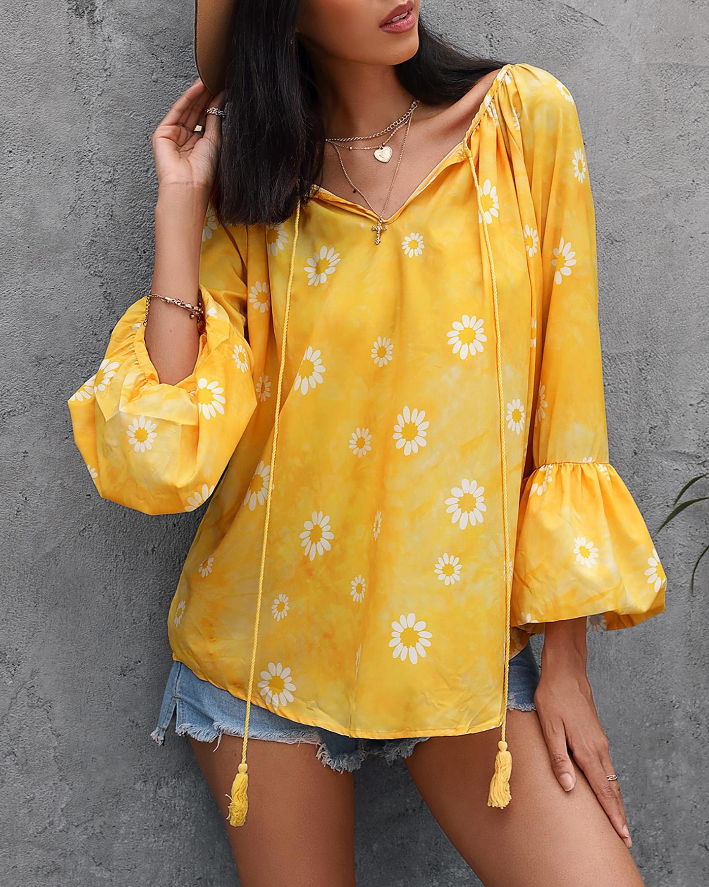 

Daisy Print Tassel Design Lantern Sleeve Top, Yellow