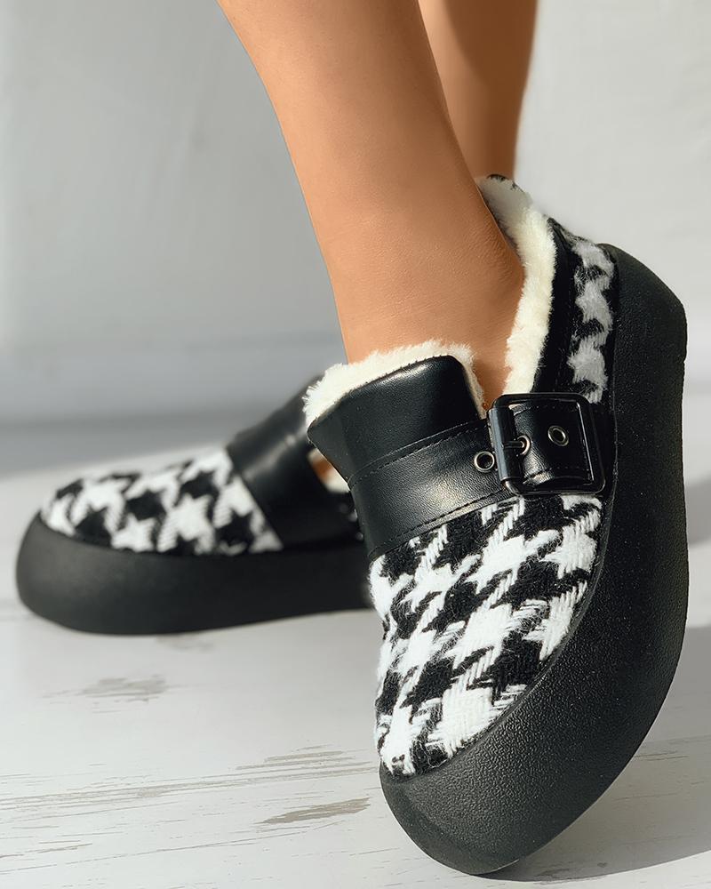 

Houndstooth Pattern Eyelet Buckled Lined Shoes, Black