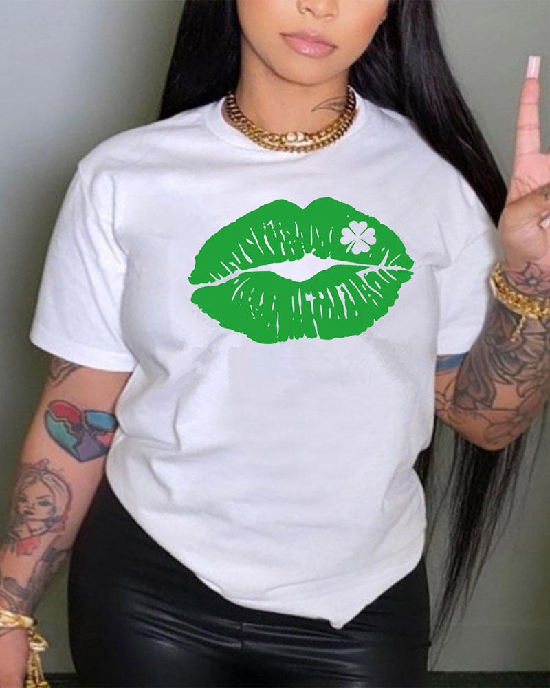 

Plus Size St. Patrick's Day Lucky Shamrock Lip Print Casual T-shirt, White