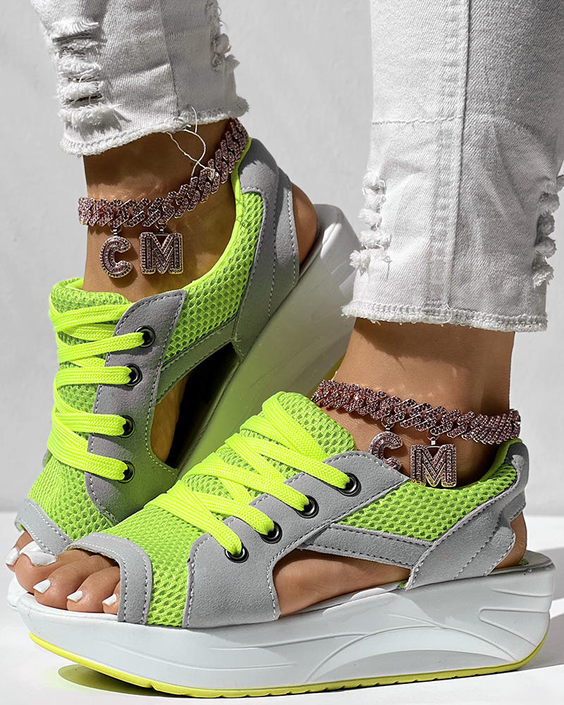 

Sandalias Muffin con cordones y aberturas en paneles en contraste, Green