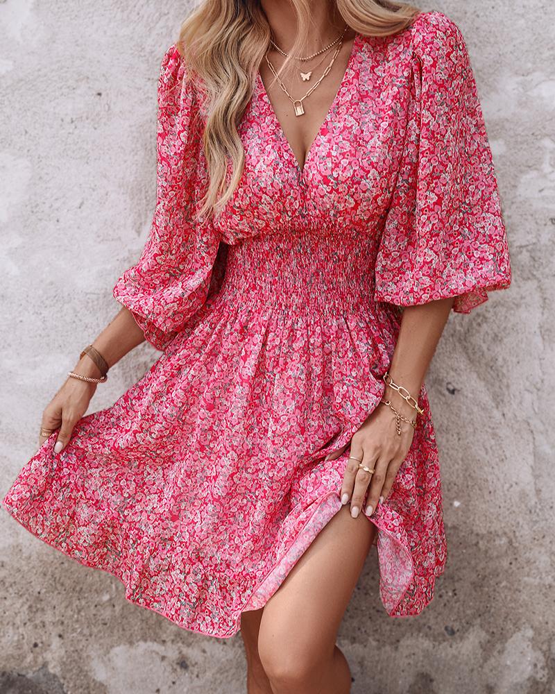 

Robe rose froncée à petites fleurs et manches lanterne à volants, Pink