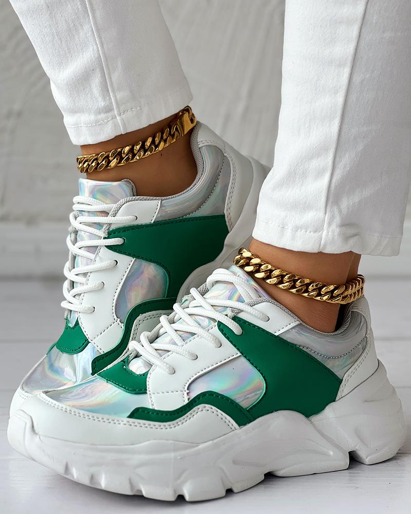 

Tênis holográfico com cordões Colorblock, White&green