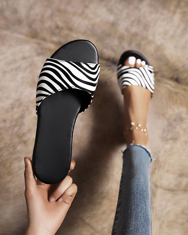 

Round-toe Zebra Stripe PU Leather Flat Slippers, Black