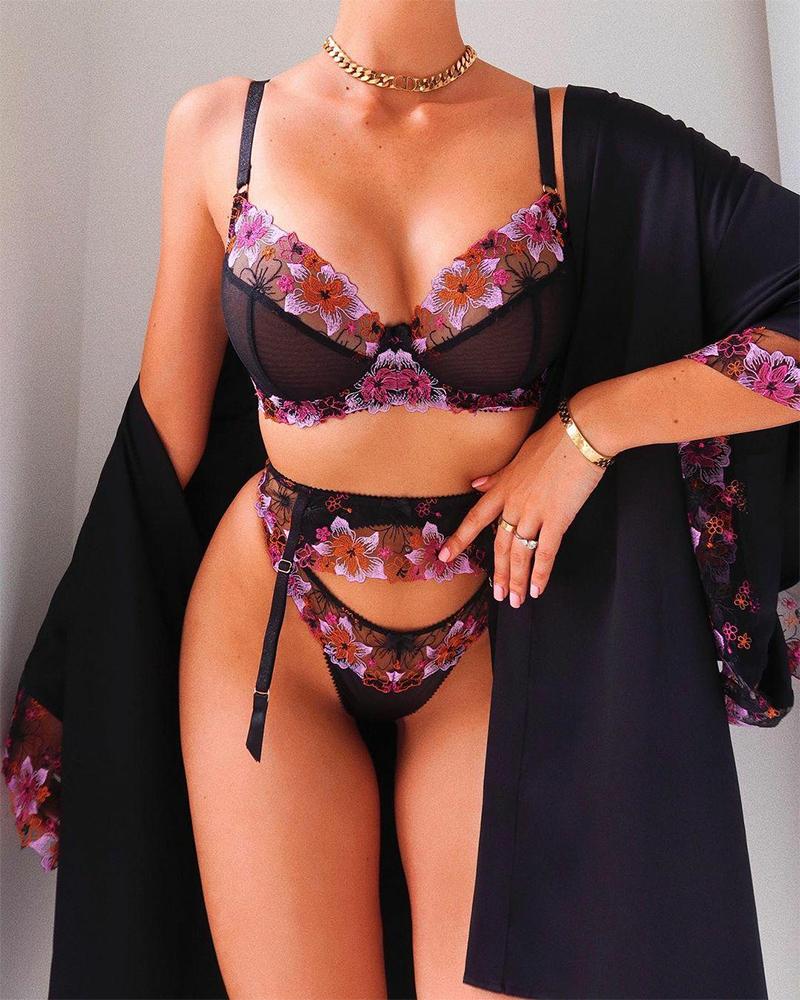 

4PCS Floral Embroidery Mesh Garter Lingerie Set With Robe, Black