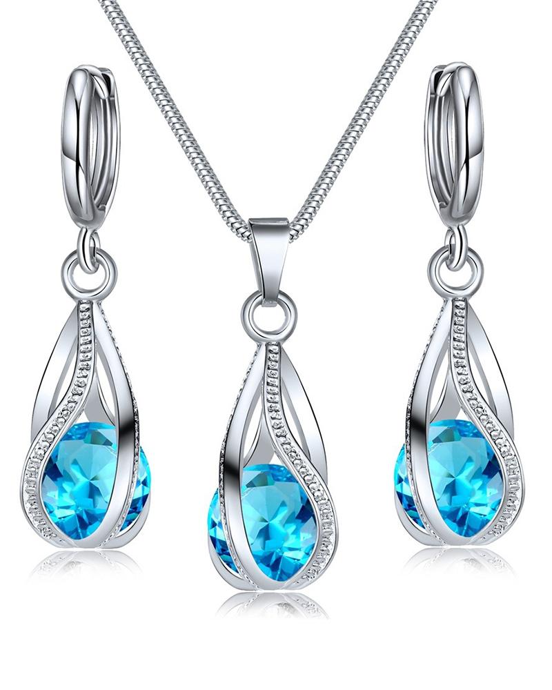 Juego de 3 pendientes y collar de gota de agua con diamantes de imitación de cristal de circón.