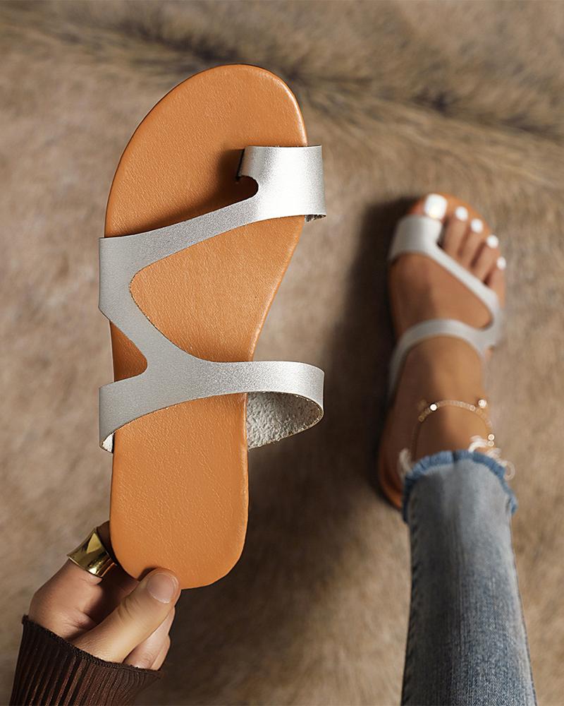 

Rome Style Round-toe Solid Color Toe Post Flat Sandals, Silver