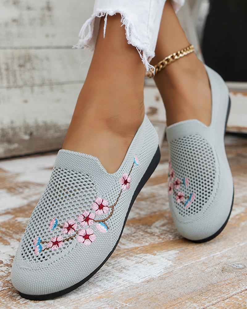

Hollow Out National Style Floral Embroidery Slip-on, Gray