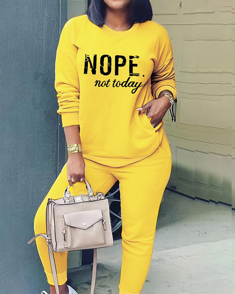 

Plus Size Nope Not Today Print Pocket Design Top & Pants Set, Yellow