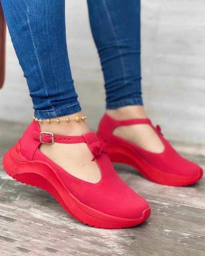 

Bowknot Decor Cutout Buckled Sneakers, Red