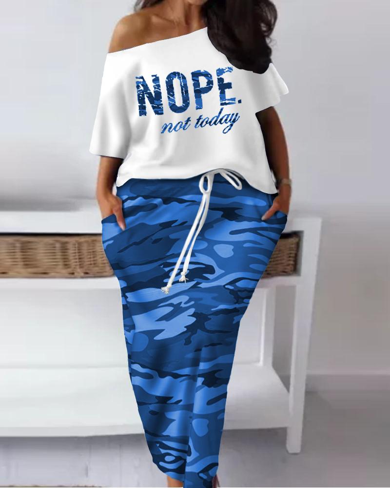 

Plus Size Slogan Camo Print Top & Drawstring Maxi Skirt Set, Blue