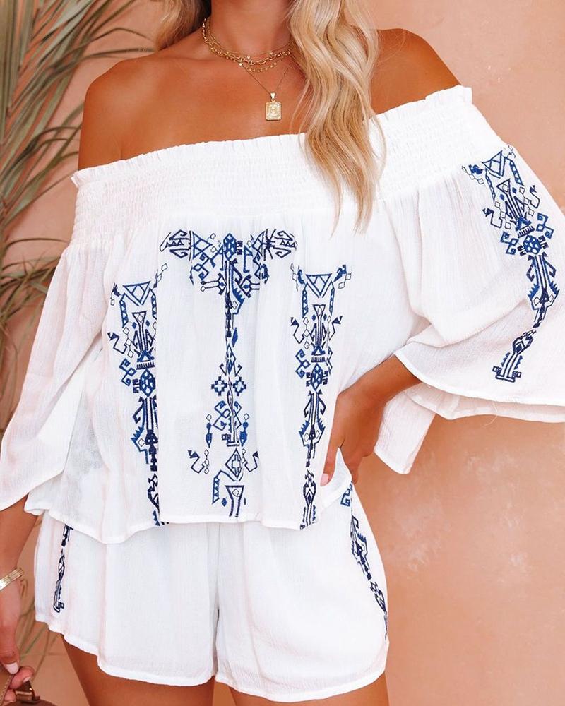 

Shirred Off Shoulder Graphic Print Bell Sleeve Top & Shorts Set, White