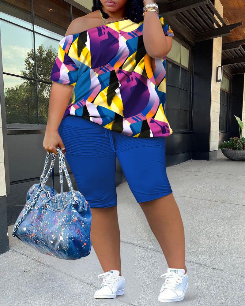 

Plus Size Abstract Geometric Print Skew Neck Top & Shorts Set, Blue