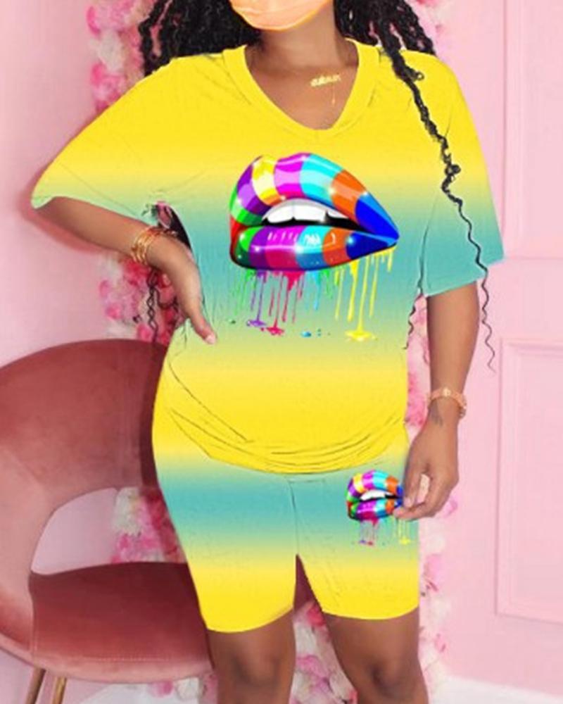 

Gradient Splicing Multicolor Lip Print Short Sleeve T-shirt With Short Pants Suit Sets, Yellow