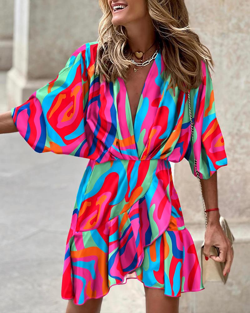 

Batwing Sleeve Ruffle Hem Abstract Print Dress, Multicolor