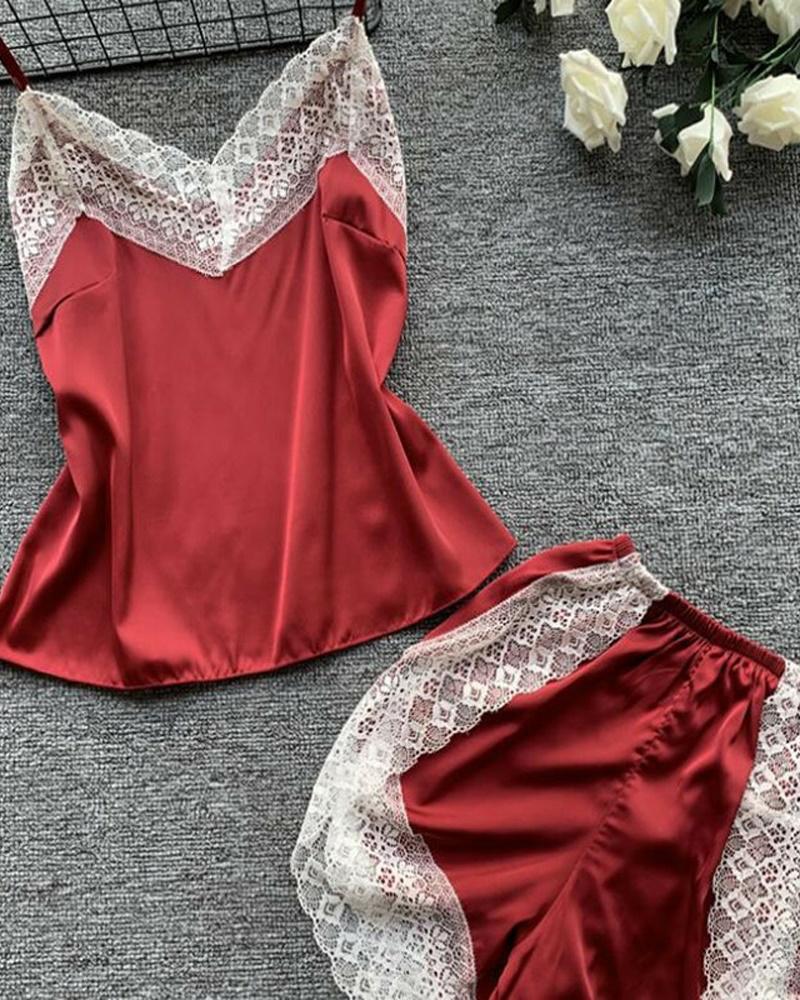 

Contrast Lace V-Neck Cami Set, Red