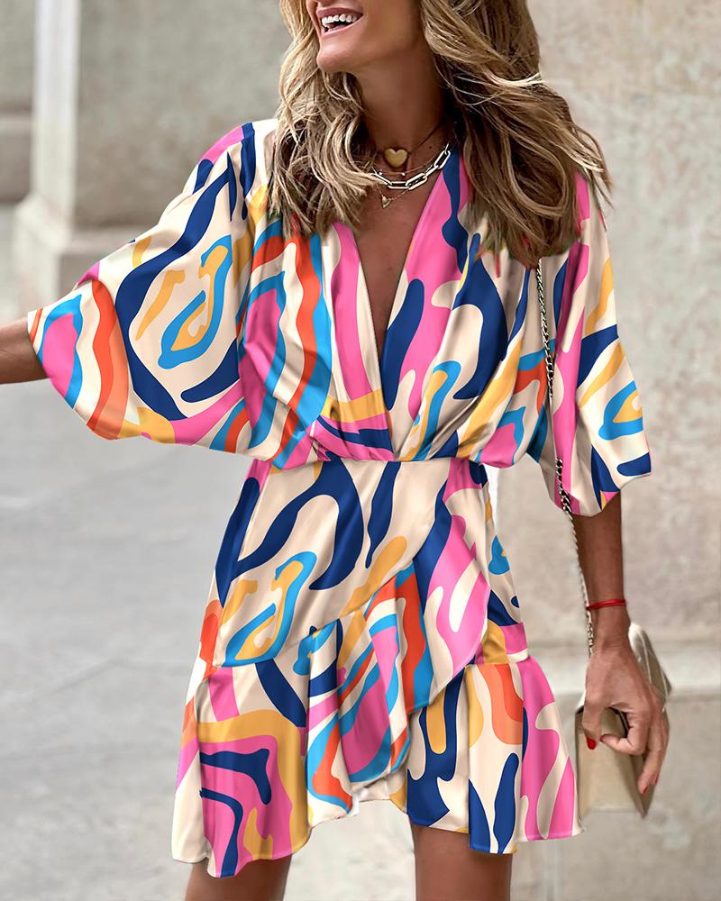 

Batwing Sleeve Ruffle Hem Abstract Print Dress, Pink